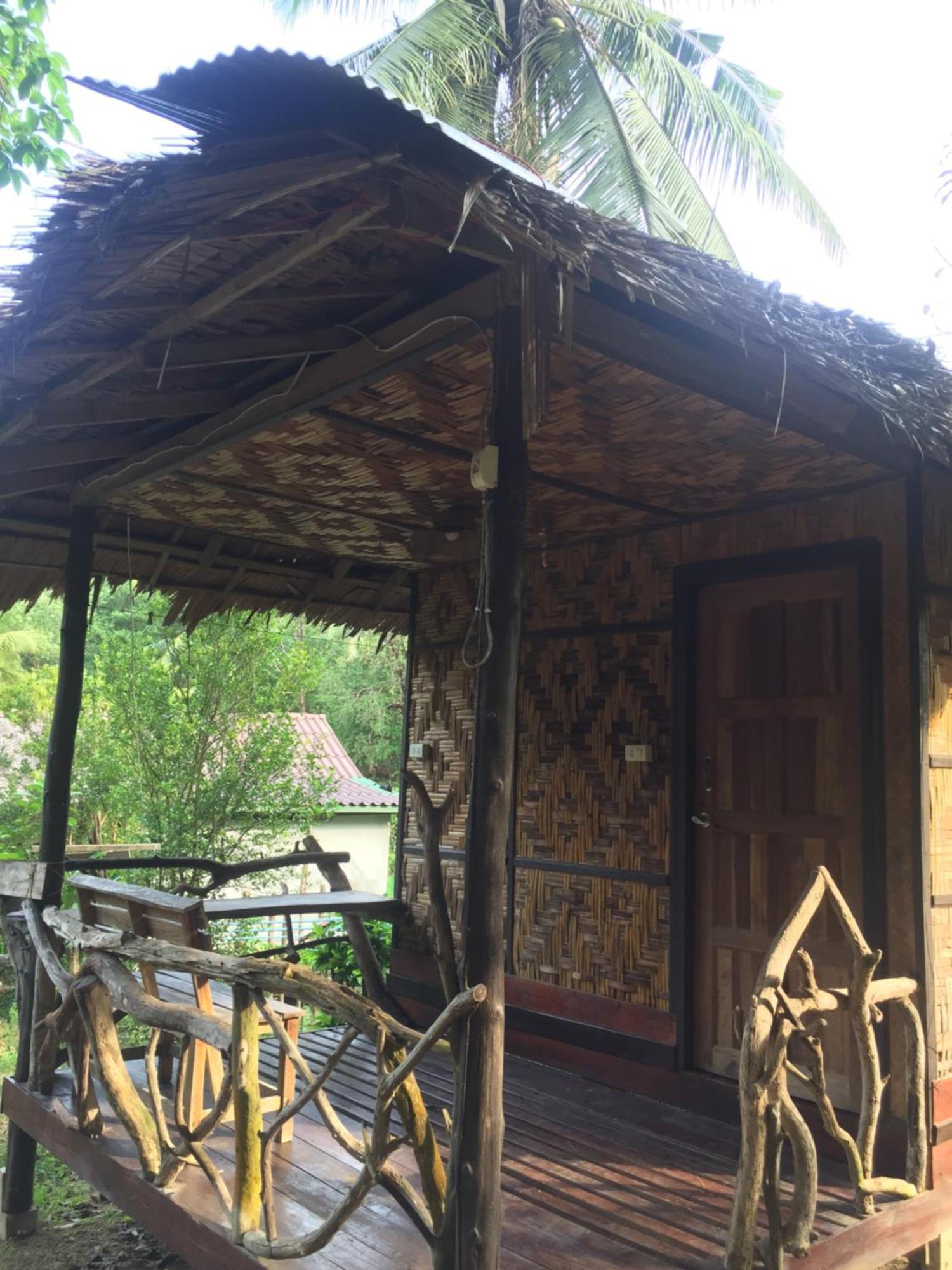 Phayam Garden View Hotell Koh Phayam Rum bild