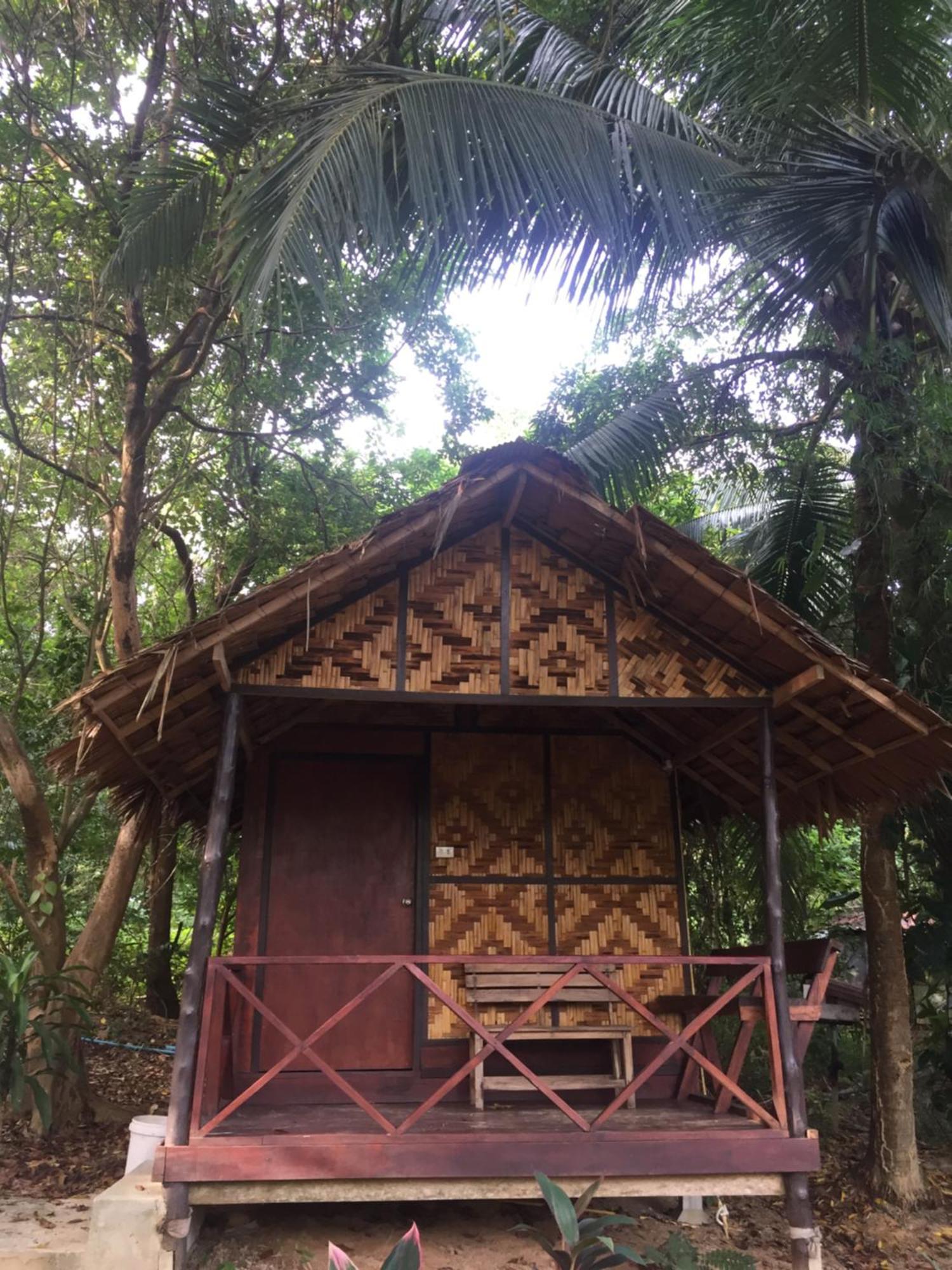 Phayam Garden View Hotell Koh Phayam Rum bild