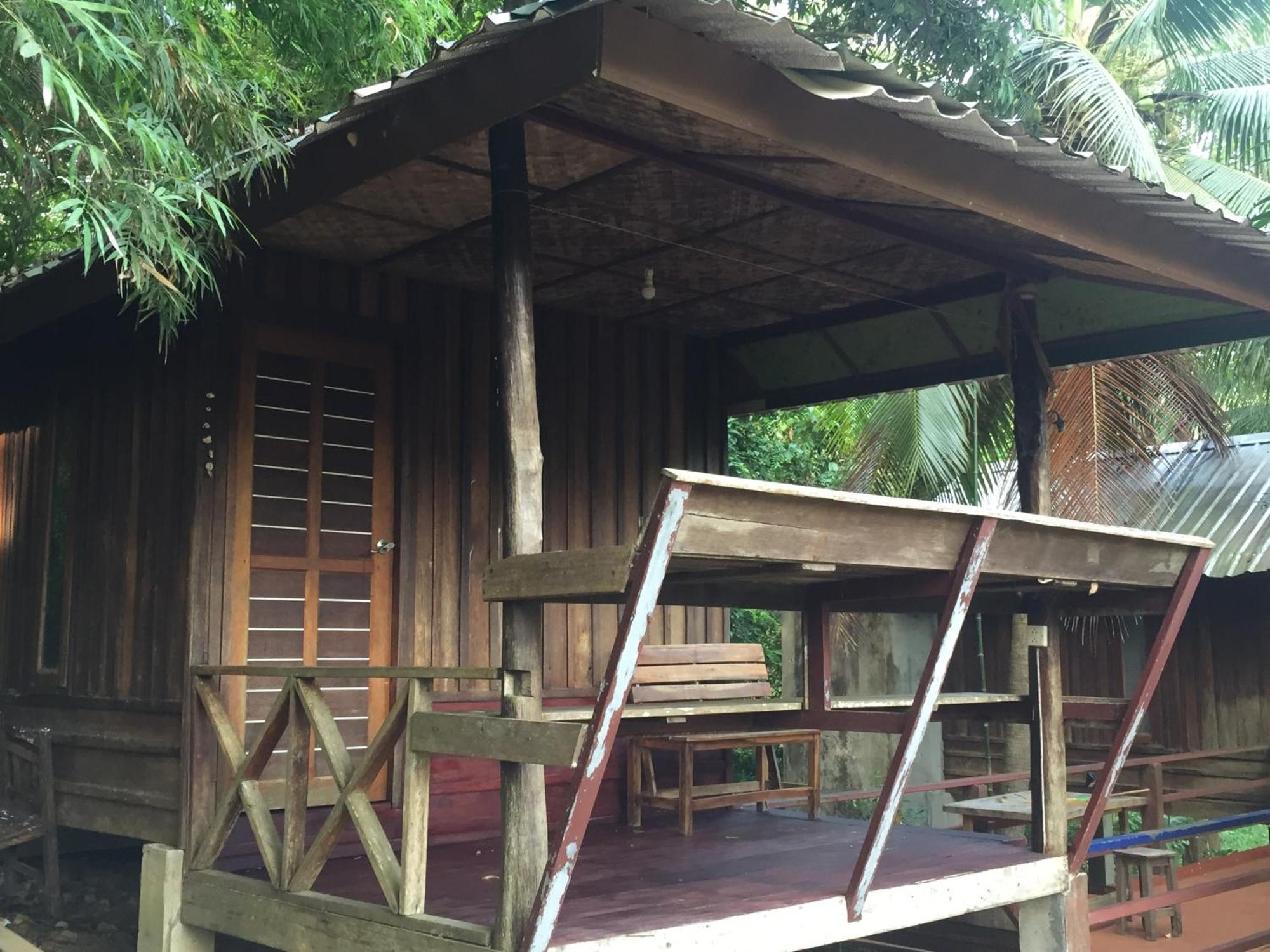 Phayam Garden View Hotell Koh Phayam Rum bild