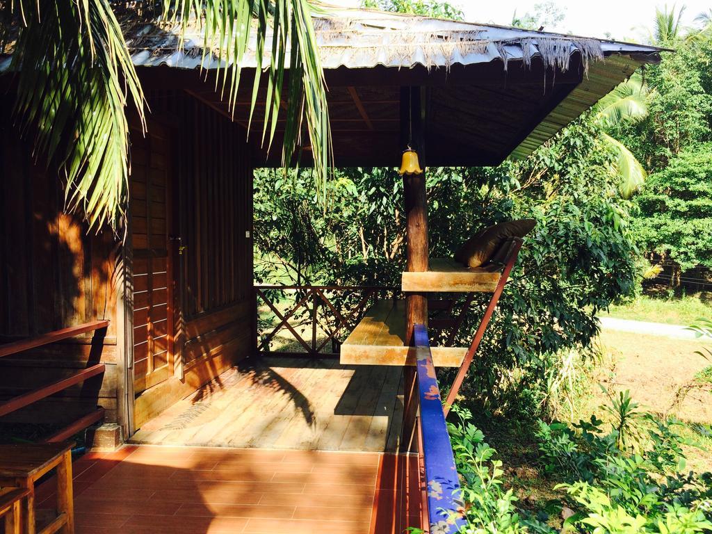 Phayam Garden View Hotell Koh Phayam Exteriör bild