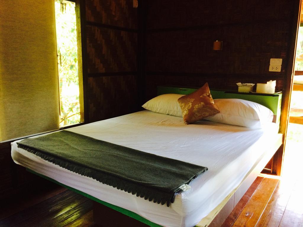 Phayam Garden View Hotell Koh Phayam Exteriör bild