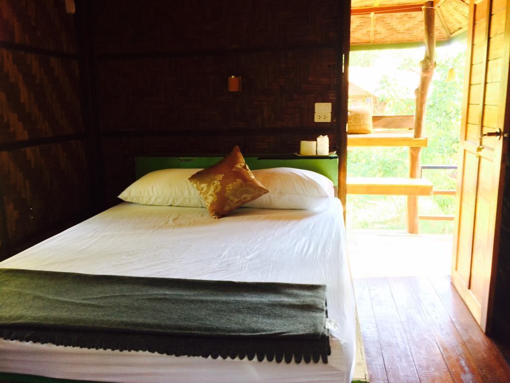 Phayam Garden View Hotell Koh Phayam Exteriör bild