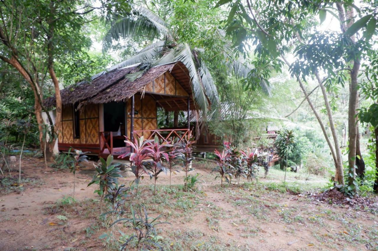 Phayam Garden View Hotell Koh Phayam Exteriör bild