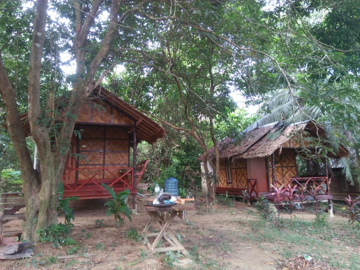 Phayam Garden View Hotell Koh Phayam Exteriör bild