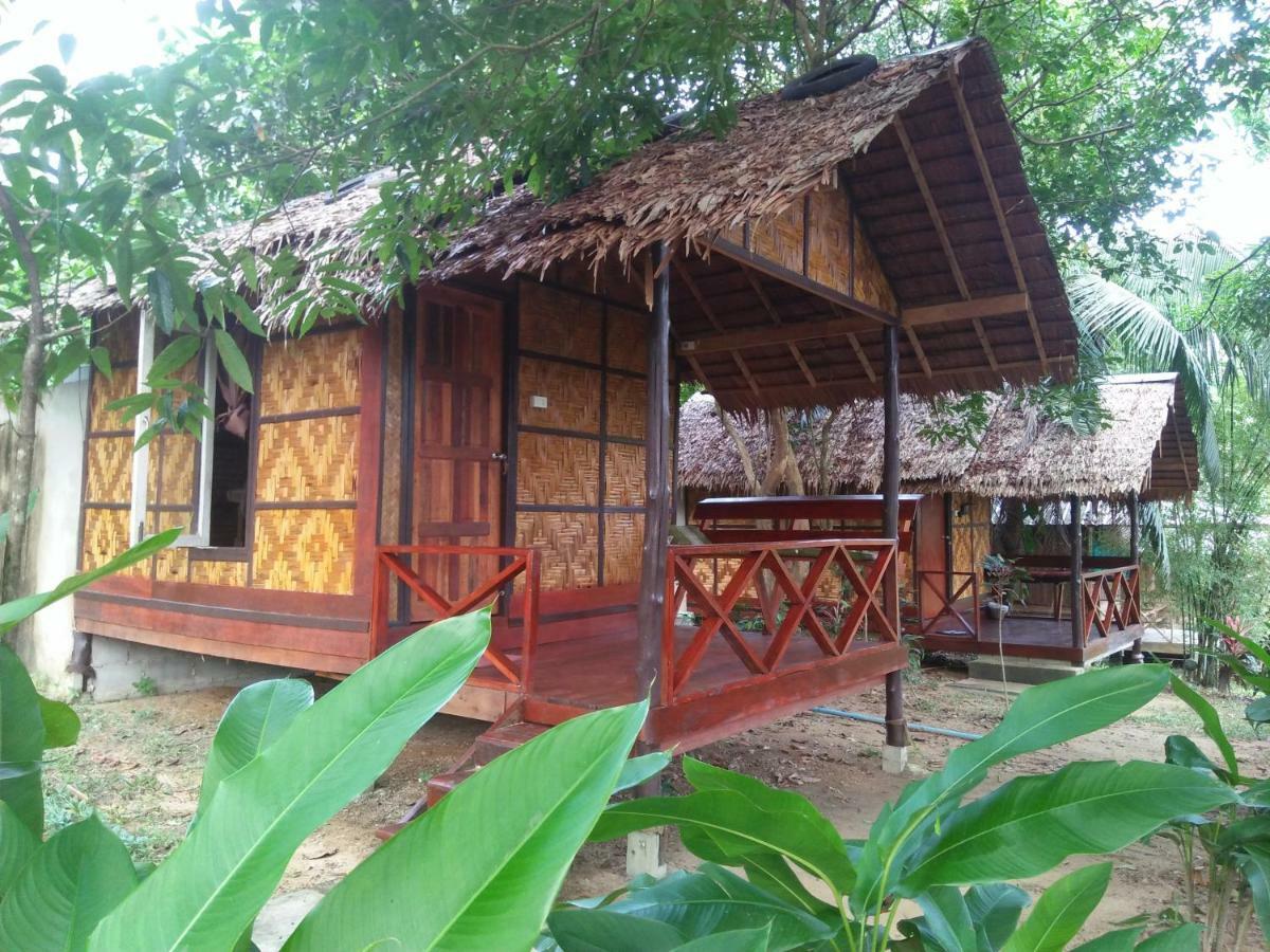 Phayam Garden View Hotell Koh Phayam Exteriör bild